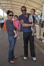 Sanjay Dutt and Manyata Dutt with Kids leave for Varun Dhawan_s Wedding in Goa on 9th Feb 2012 (6).JPG